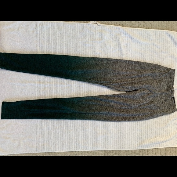 Beyond yoga ombré leggings - Picture 2 of 3